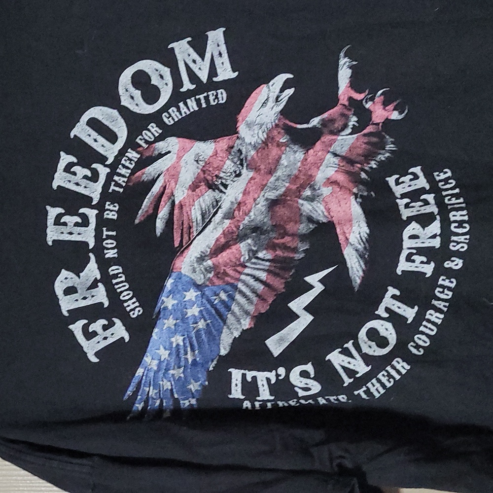 Shirt - Picture 4 of 4